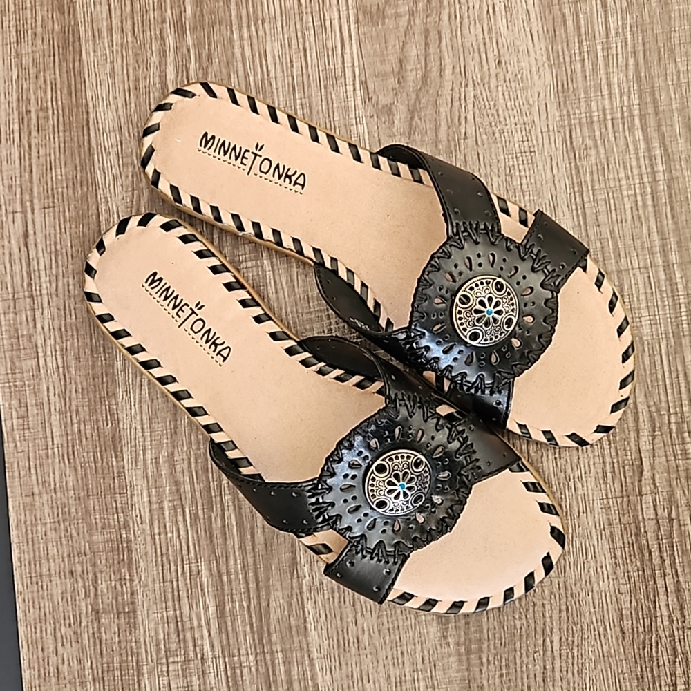 MINNETONKA SANDALS - Picture 2 of 4